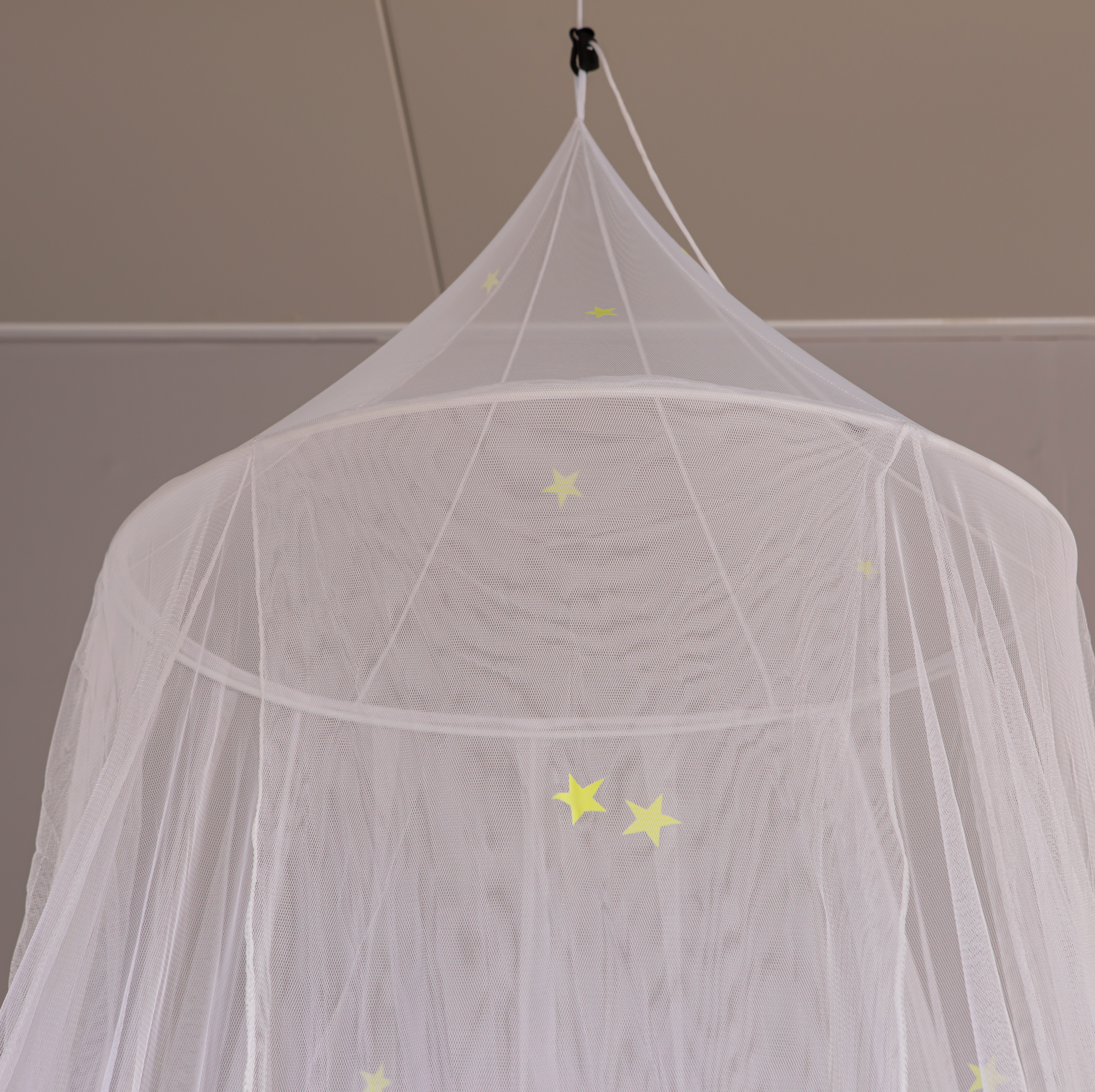 Neues Design Bed Canopy Moskitonetz mit fluoreszierenden Sternen im Dunkeln leuchten für Kinder